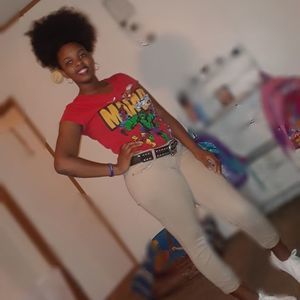 Meet your Posher, Jakia